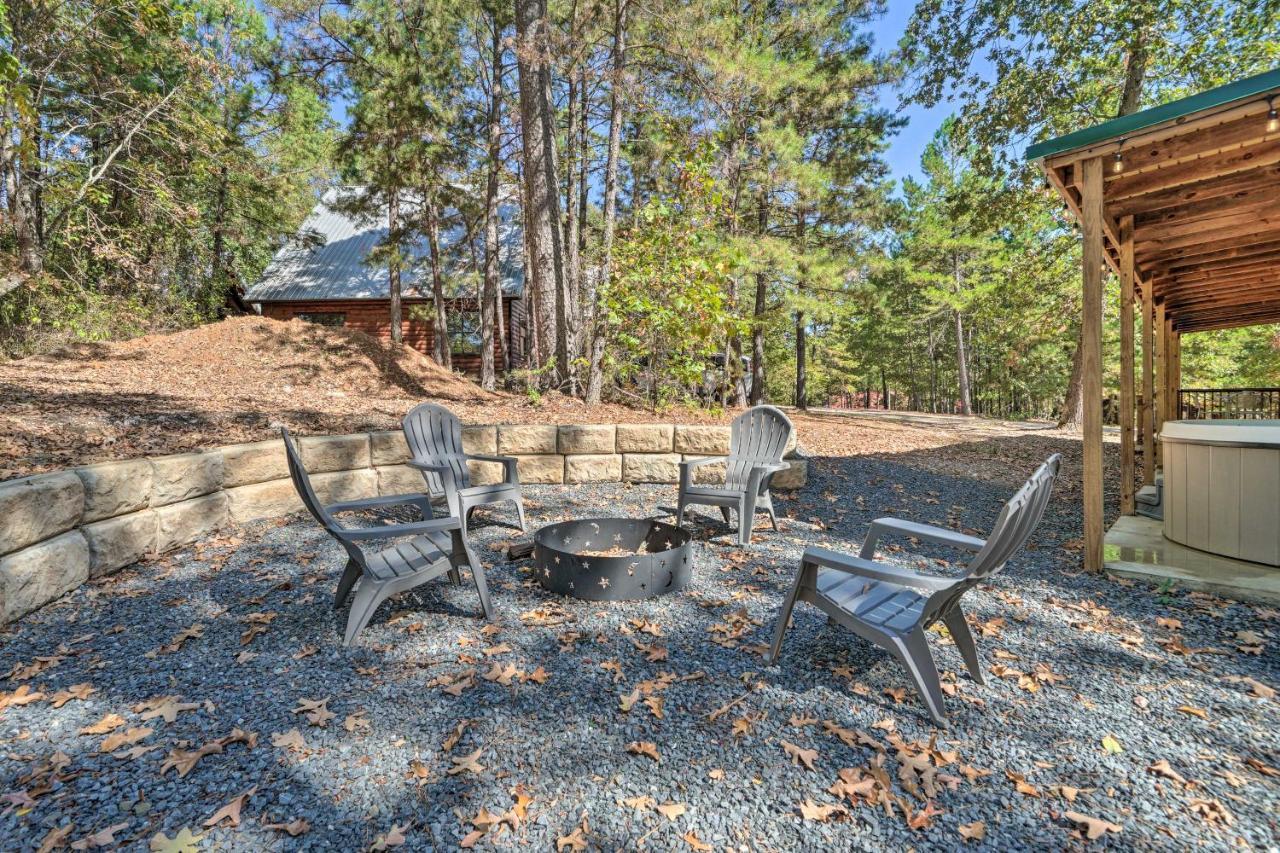 Stylish Cabin By Beavers Bend Hot Tub And Fire Pit Брокен-Боу Екстер'єр фото